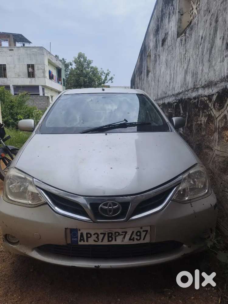 Toyota Etios Liva 2012