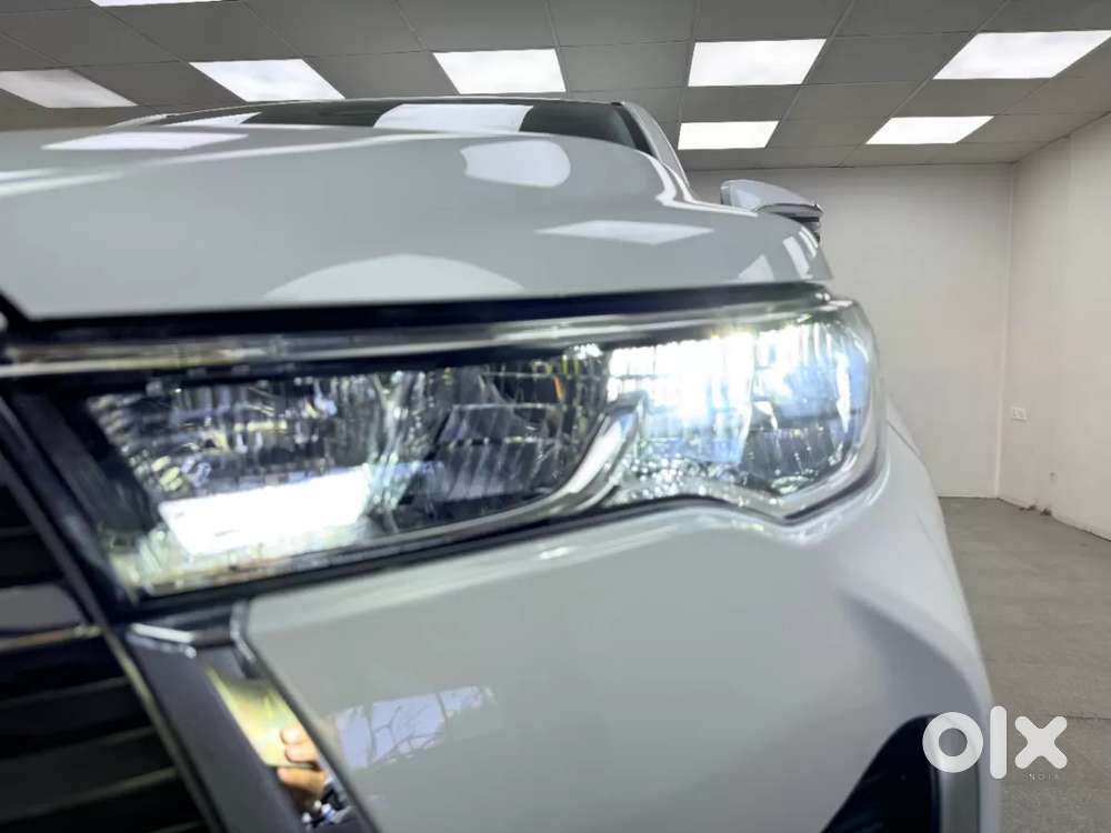 Toyota Innova Hycross 2.0 Zx Hybrid 7 Str, 2025, Petrol