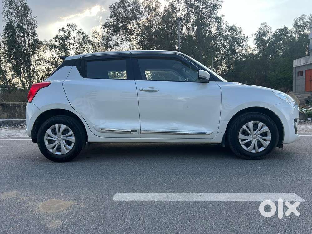 Maruti Suzuki Swift Vxi + Manual, 2018, Cng & Hybrids