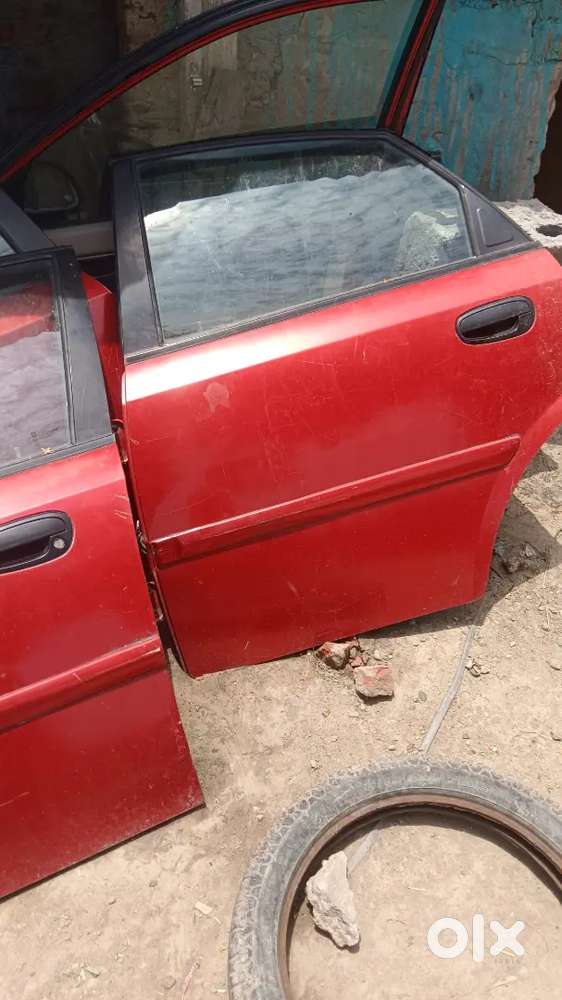 Second Hand Car Ke Cigare Part Available Hai