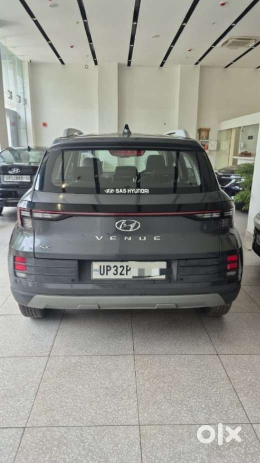 Hyundai Venue Sx Mt, 2024, Petrol