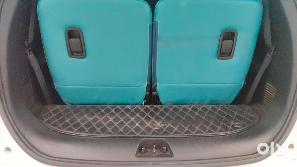 Mahindra Xuv700 2.2 Ax 5 Diesel At 7 Str, 2022, Diesel