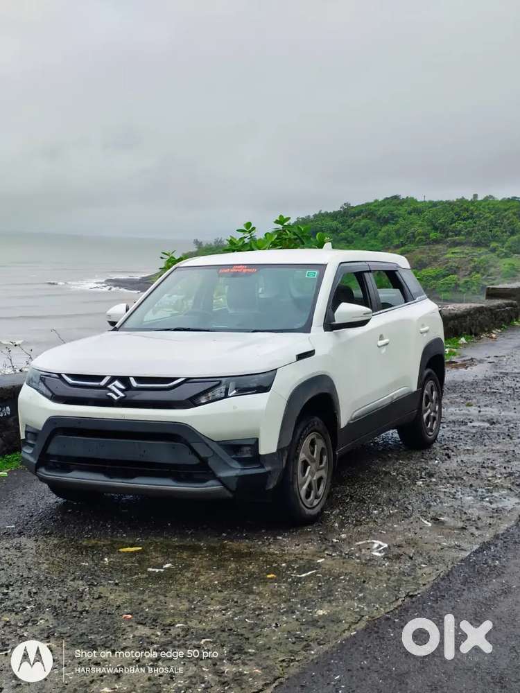 Brand New Condition - Maruti Suzuki Brezza Lxi (petrol)
