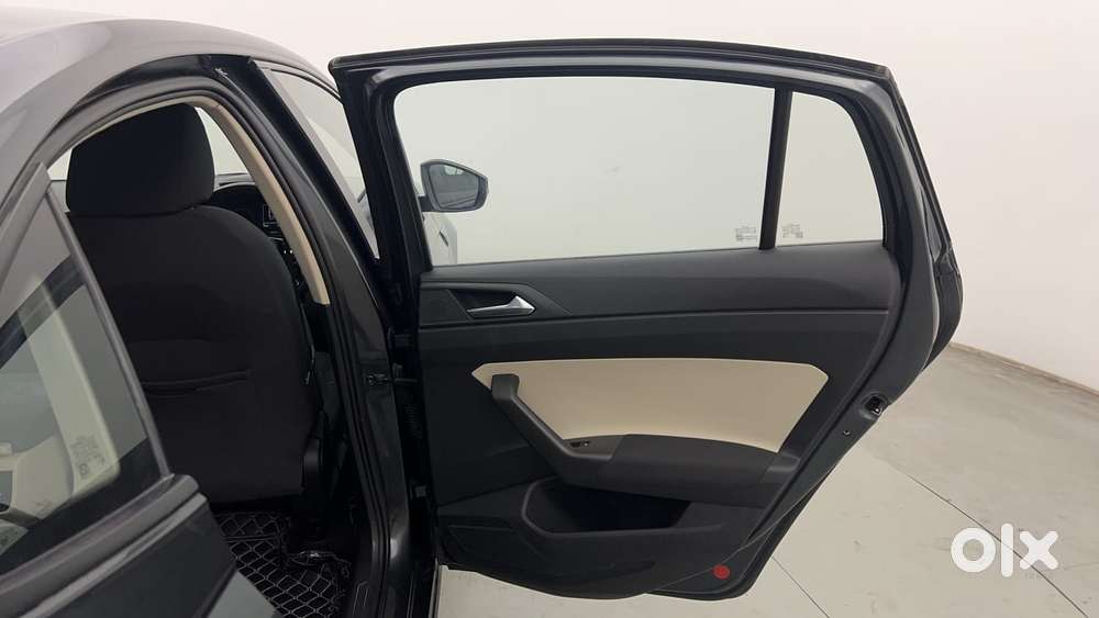 Skoda Slavia Ambition 1.0l Tsi At, 2022, Petrol