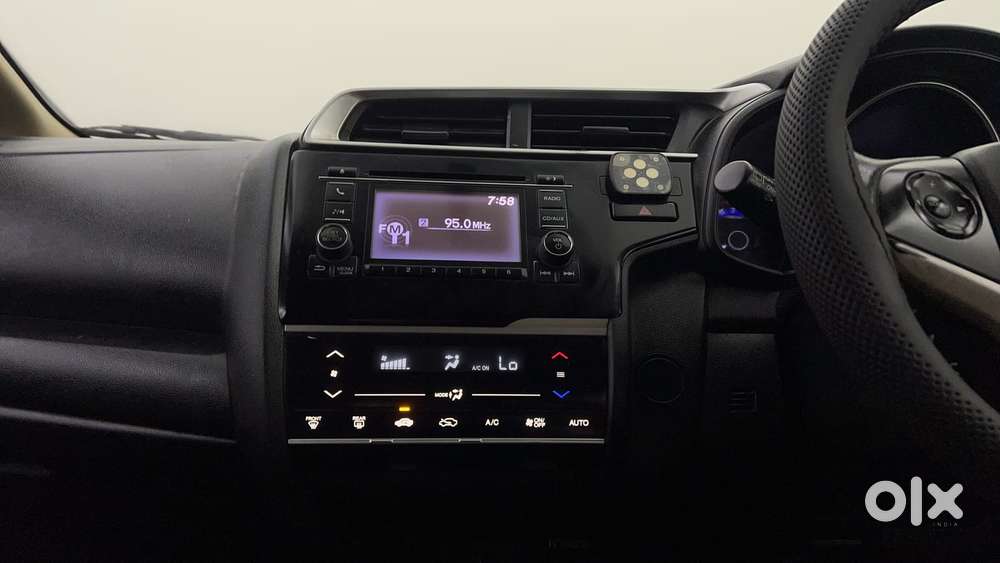 Honda Jazz [2020-2023] 1.2 V I-vtec Mt, 2017, Petrol