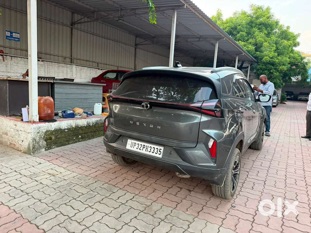 Tata Nexon Smart 2024
