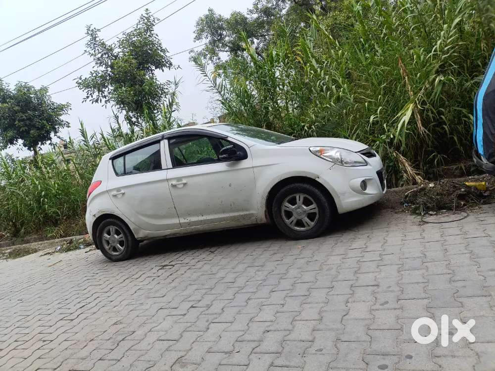 Hyundai I20 2011 Cng & Hybrids 85000 Km Driven
