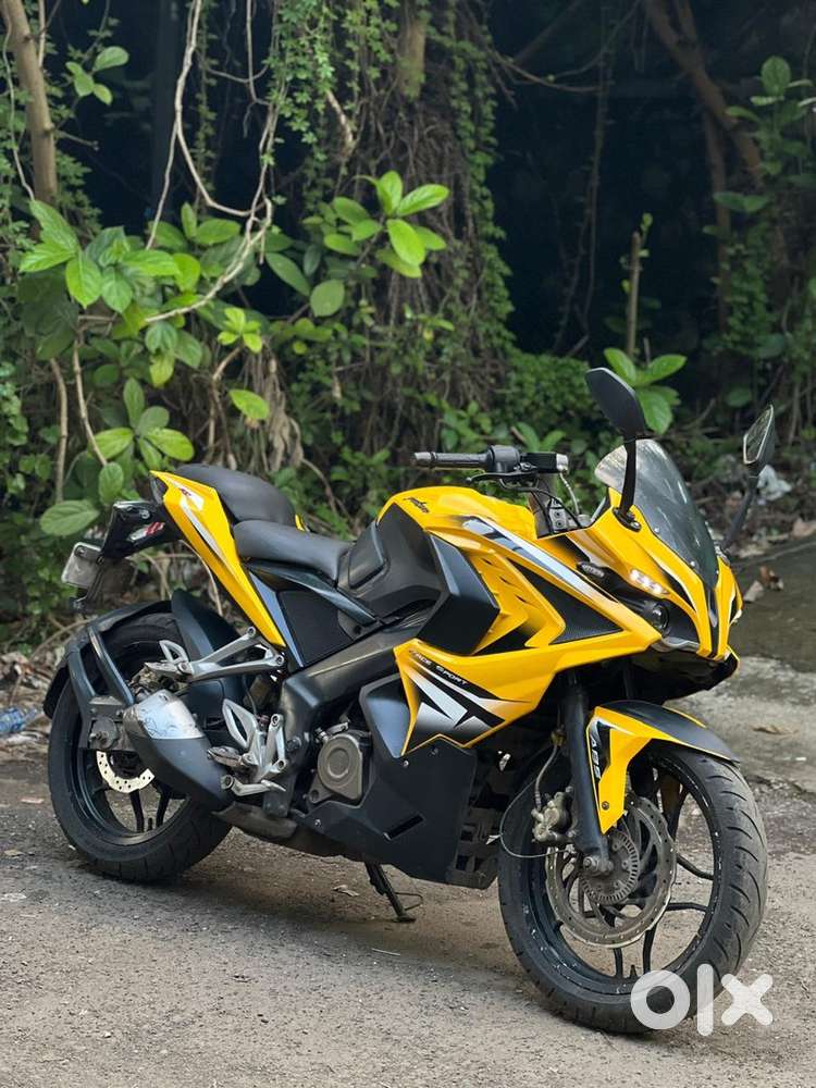Yellow Ns Pulsar Bs6 Ex Showroom Bajaj Ns 200 Bs6 Bajaj Pulsar
