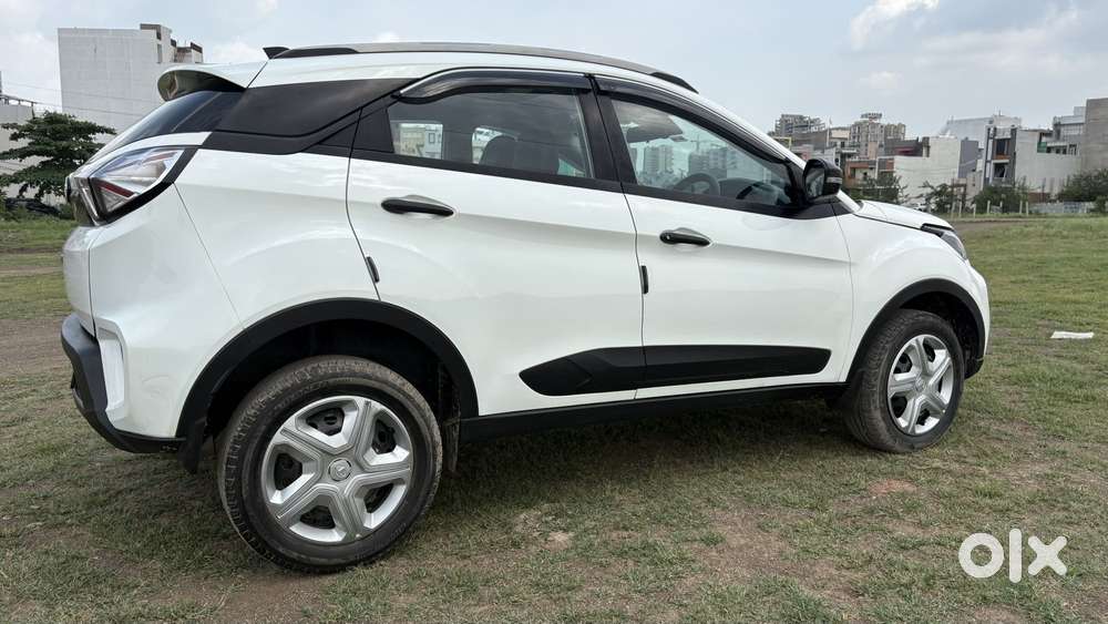 Tata Nexon 1.2 Revotron Xm Plus (s), 2023, Petrol