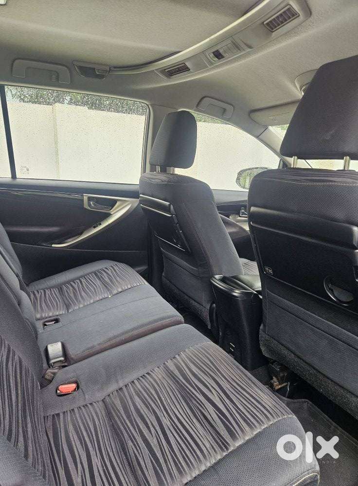 Toyota Innova Crysta 2.4 V 8 Str, 2016, Diesel