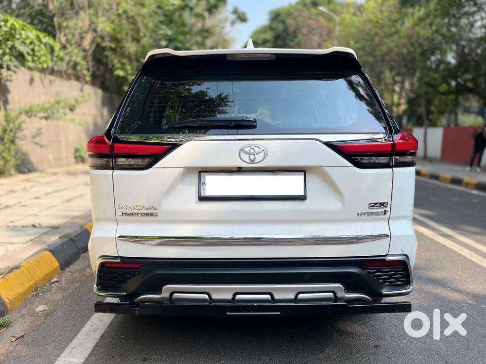 Toyota Innova Hycross 2.0 Zx (o) Hybrid 7 Str, 2024, Petrol