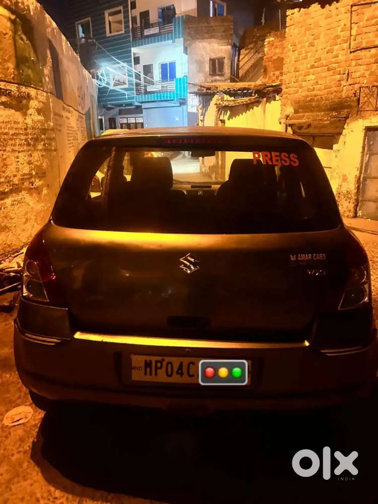 Insurance = Yes 
Owner =2nd 
Petrol+ Lpg
Screen Camera