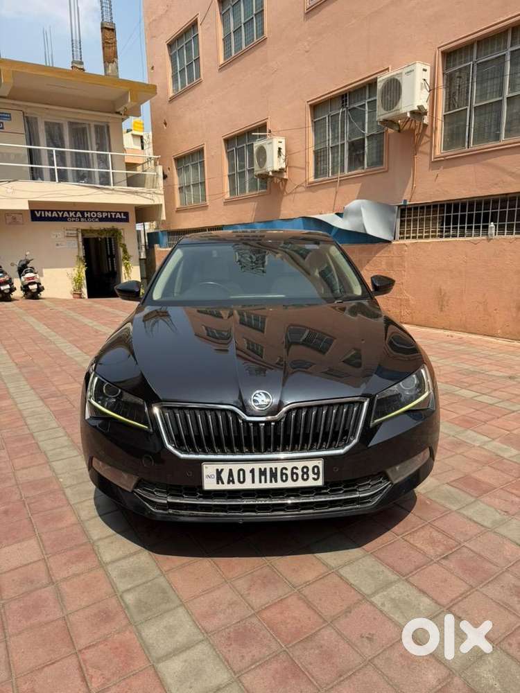 Skoda Superb 2016 Petrol 61000 Km Driven
