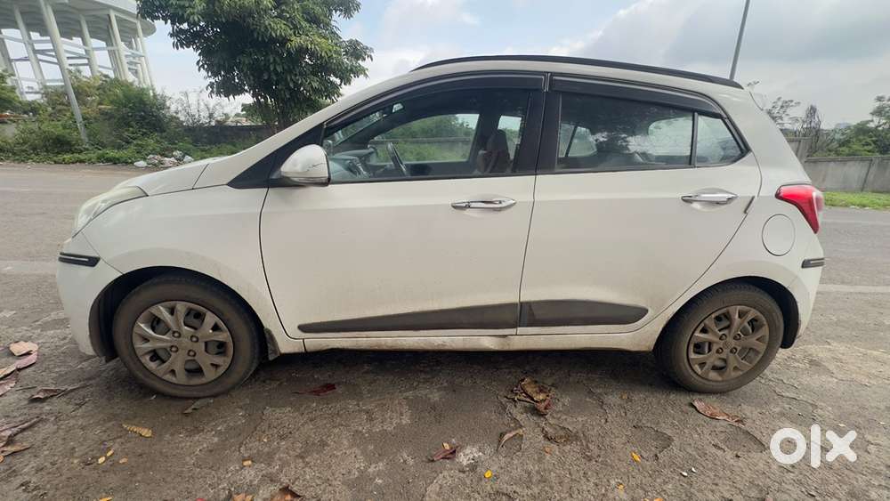 Hyundai Grand I10 Sportz- Cng + Petrol