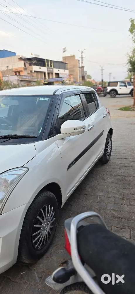 Maruti Suzuki Swift 2016 Petrol 110000 Km Driven