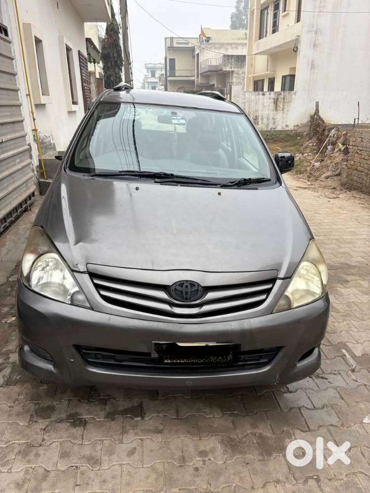 Toyota Innova 2.0 Gx 8 Seater Bs Iv, 2010, Diesel