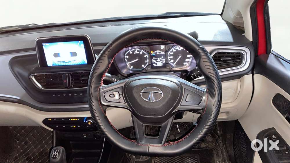 Tata Altroz 1.2 Xm Plus, 2022, Petrol
