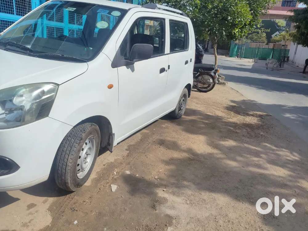 एक दम साफ़ 17552 Km ओरिजनल सर्विस रिकार्ड