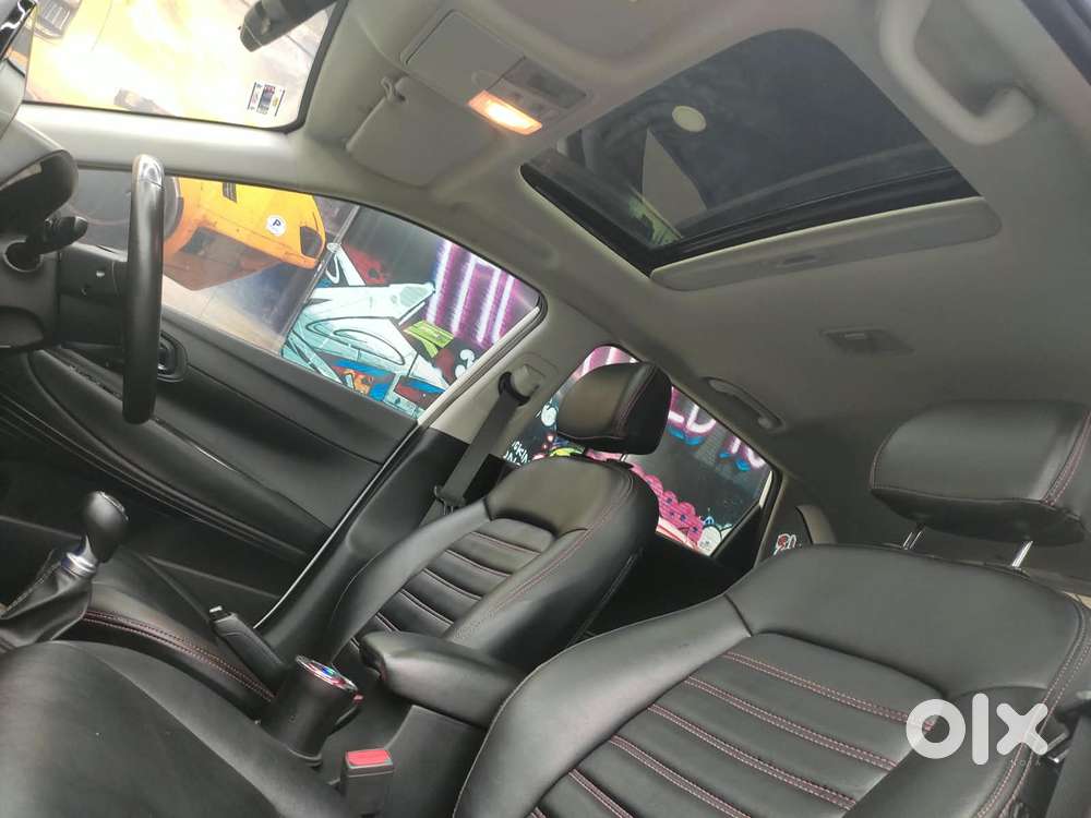 Hyundai I20 Asta (o) 1.2 Mt Dual Tone, 2023, Petrol