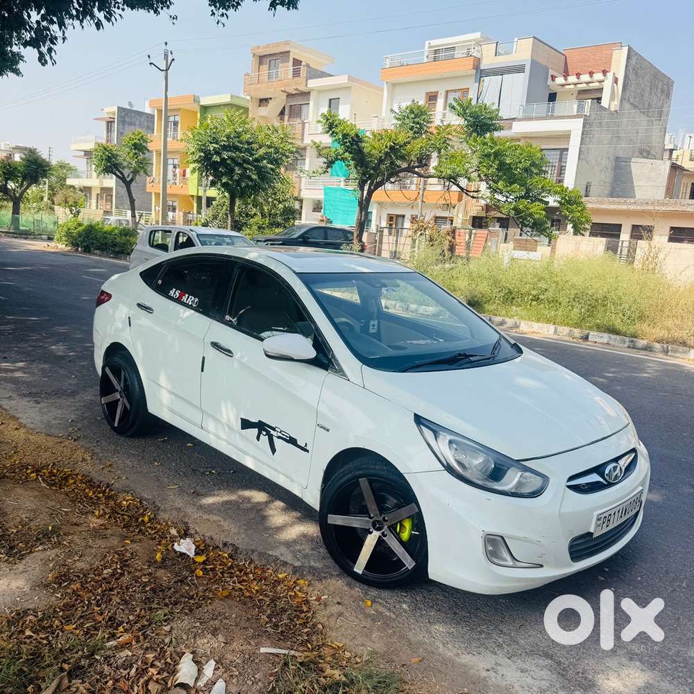 Hyundai Fluidic Verna 2011