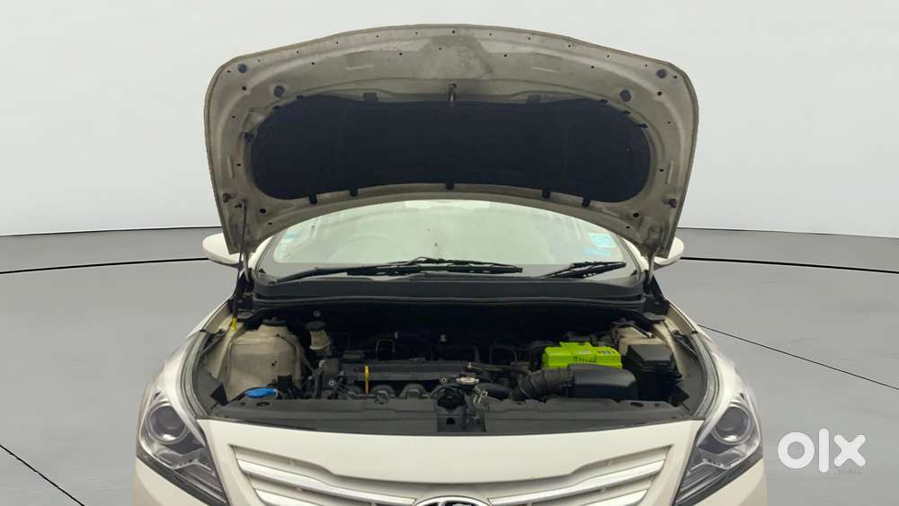 Hyundai Verna Fluidic 1.6 Vtvt Sx, 2015, Petrol