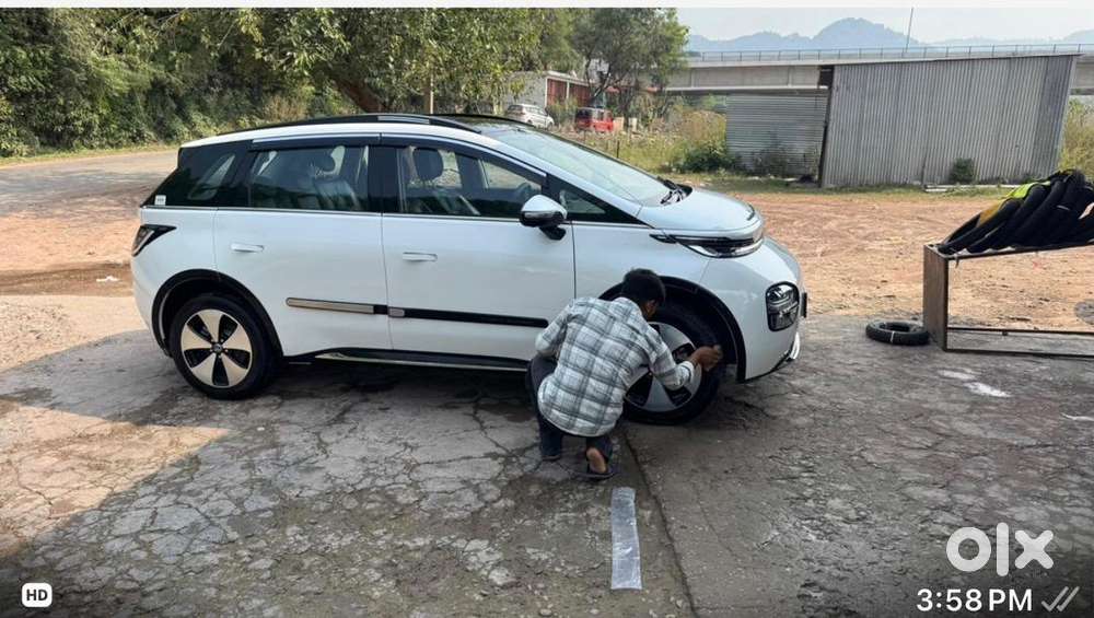 Mg Windsor Ev 2024 Electric Well Maintained