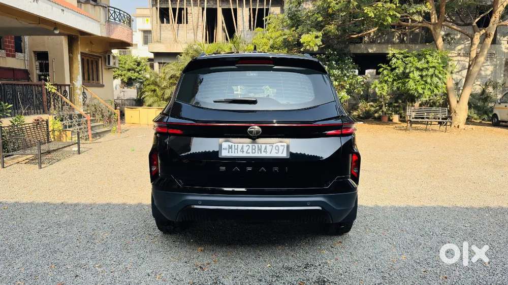 Tata Safari 6 Seater Diesel At Dark Edition Top Model