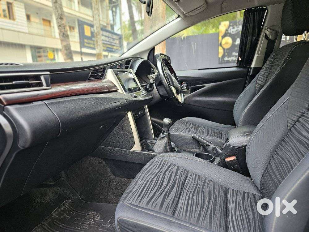 Toyota Innova Crysta 2.4 V 8 Str, 2017, Diesel