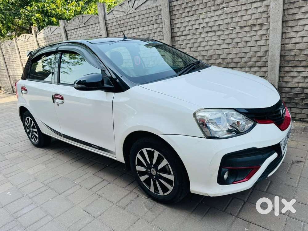 Toyota Liva Vx Dual Tone Petrol Manual 2018