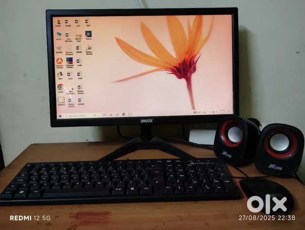 Computer on sell geonix monitor and cpu elista in good condition