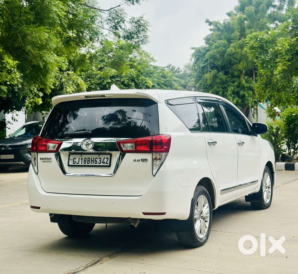 Toyota Innova Crysta 2.8 Zx At 7 Seater, 2017, Diesel