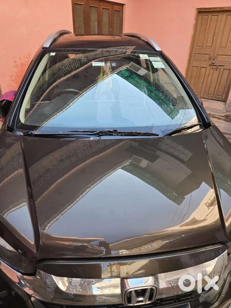 Wrv Car With Sunroof