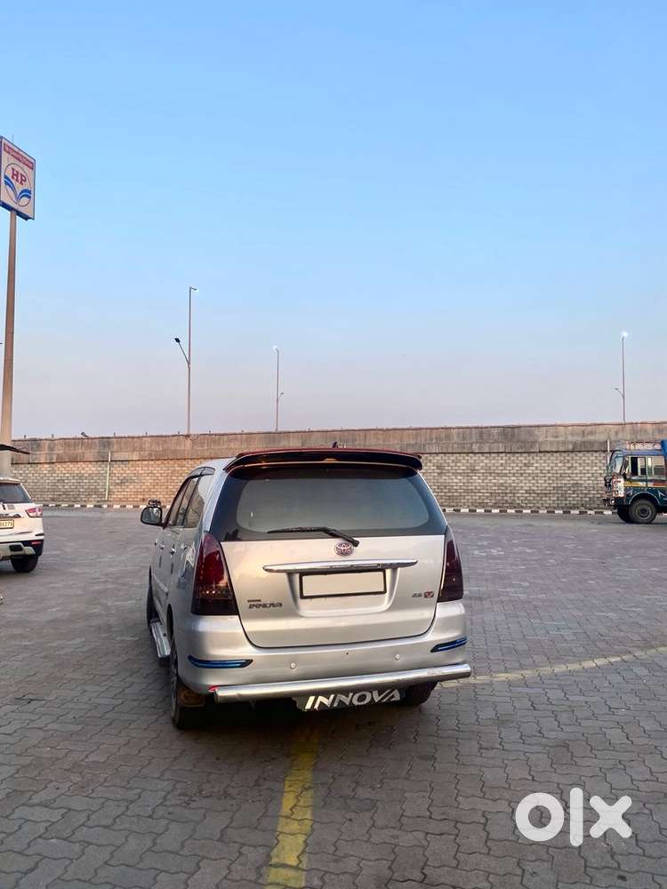 Toyota Innova Diesel 2010 Car