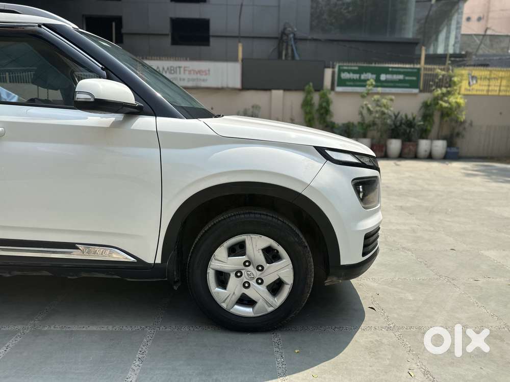Hyundai Venue 1.2 S (o), 2022, Petrol