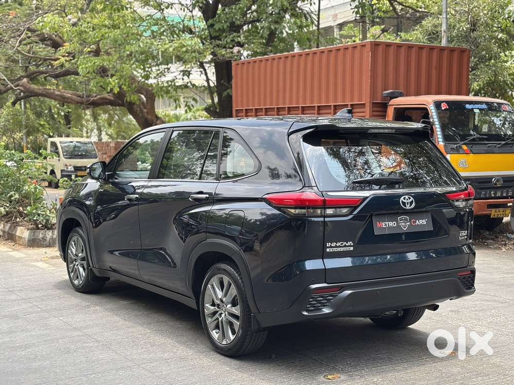 Toyota Innova Hycross 2.0 Zx (o) Hybrid 7 Str, 2025, Petrol