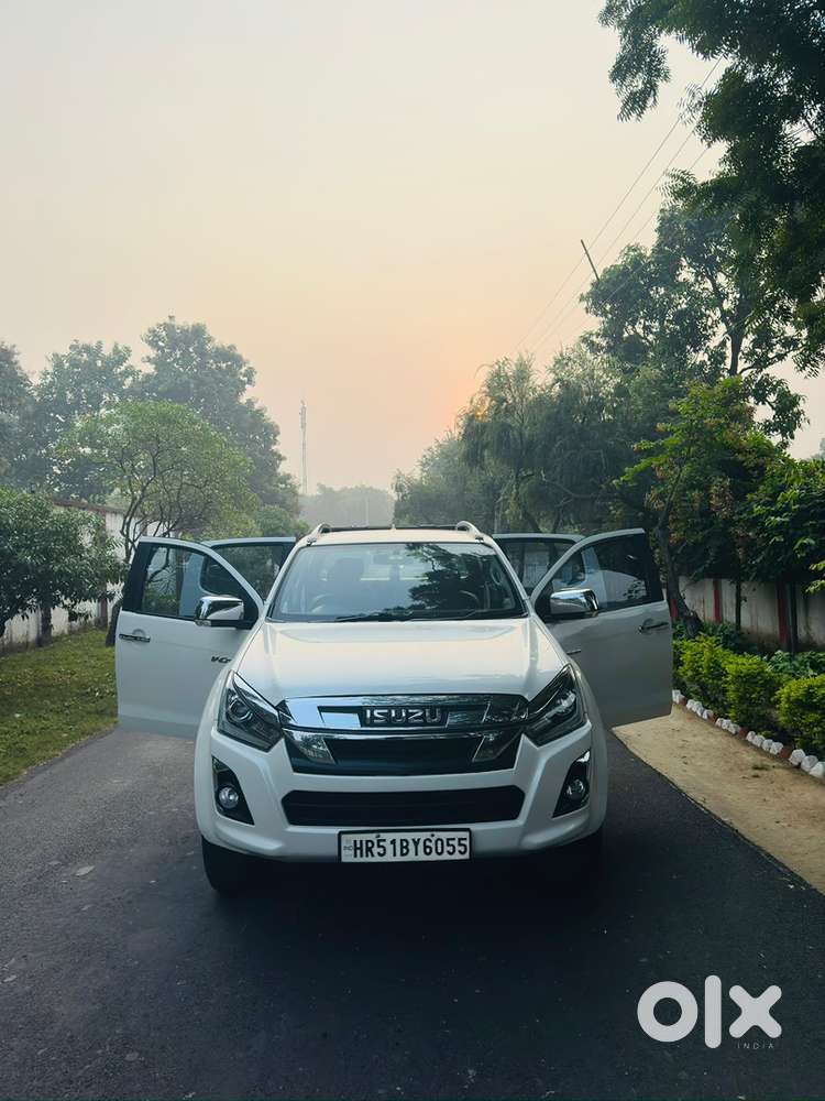 Isuzu D-max V-cross 2019