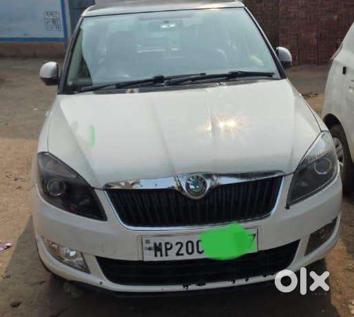 Skoda Fabia 2013 Petrol 80000 Km Driven