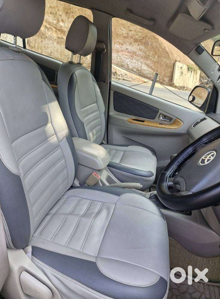 Toyota Innova 2.5 V 7 Str, 2011, Diesel