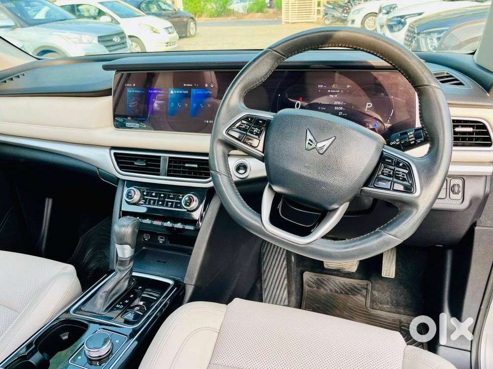 Mahindra Xuv700 2.0 Ax 7 Petrol At Luxury Pack Str, 2023, Petrol