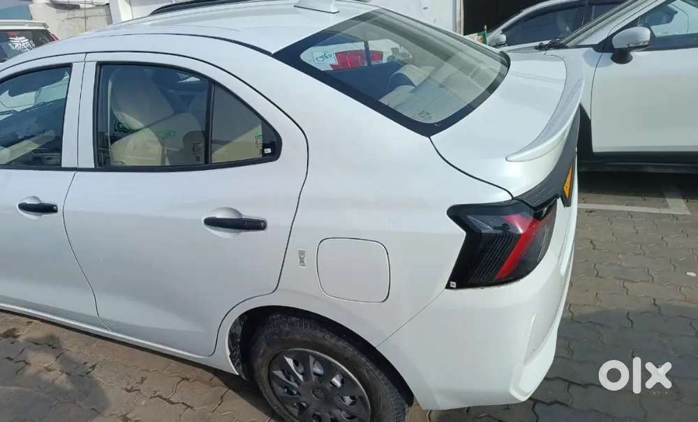 Maruti Suzuki Dzire 2025 Cng 40000 Km Driven