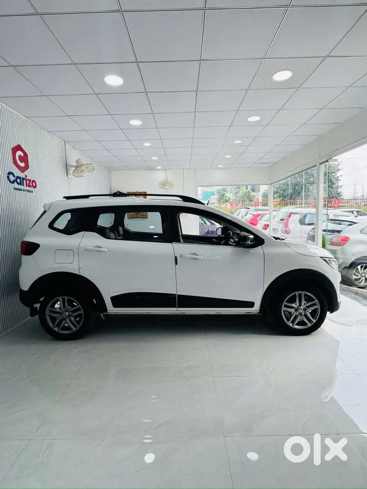 Renault Triber Rxz, 2022, Petrol