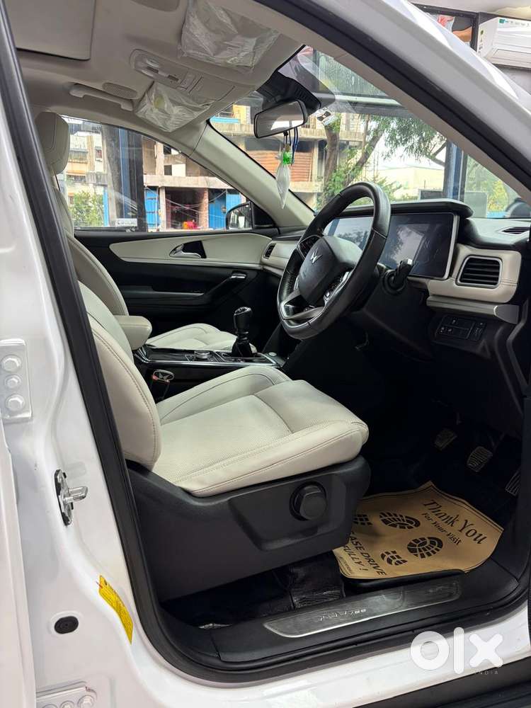 Mahindra Xuv700 2.2 Ax 7 Diesel Mt Luxury Pack Str, 2023, Diesel