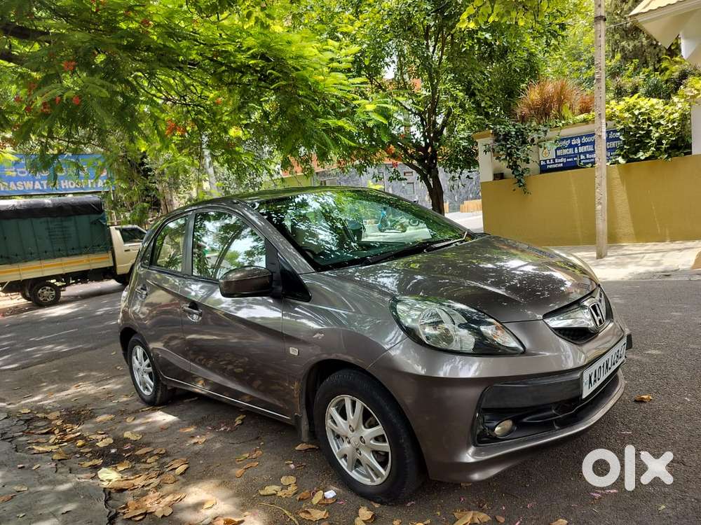 Honda Brio V Mt, 2012, Petrol
