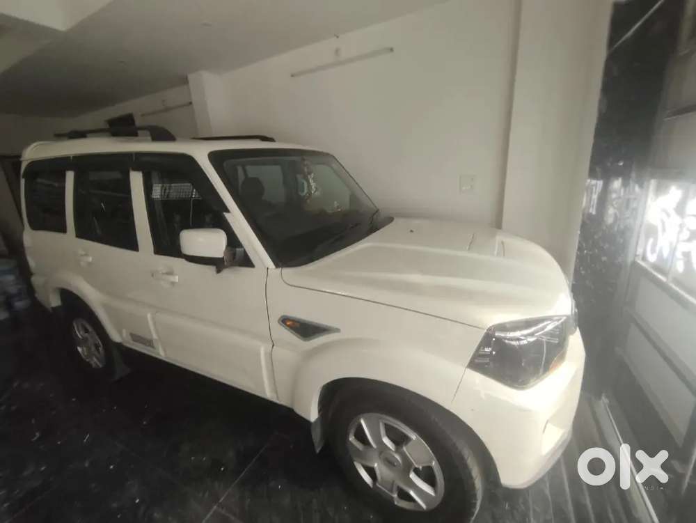 Mahindra Scorpio 2017 Diesel 57200 Km Driven