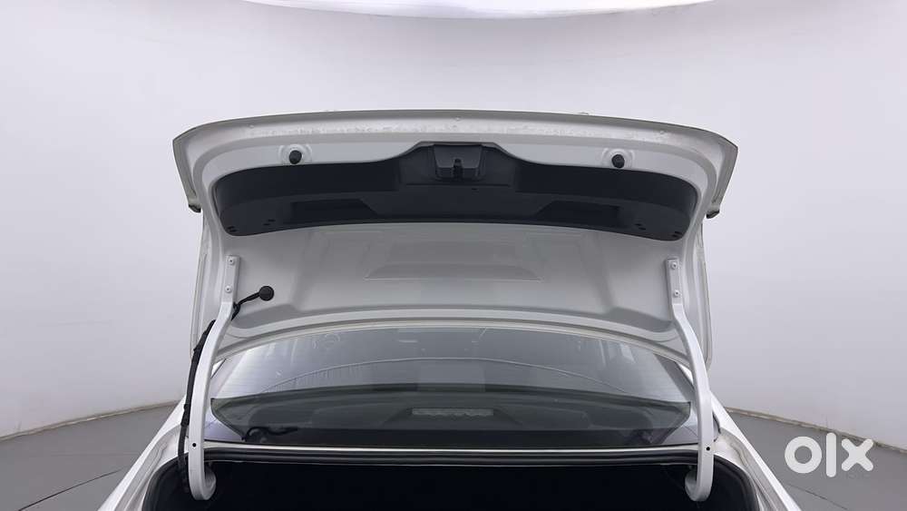 Skoda Slavia Ambition 1.0l Tsi Mt, 2022, Petrol
