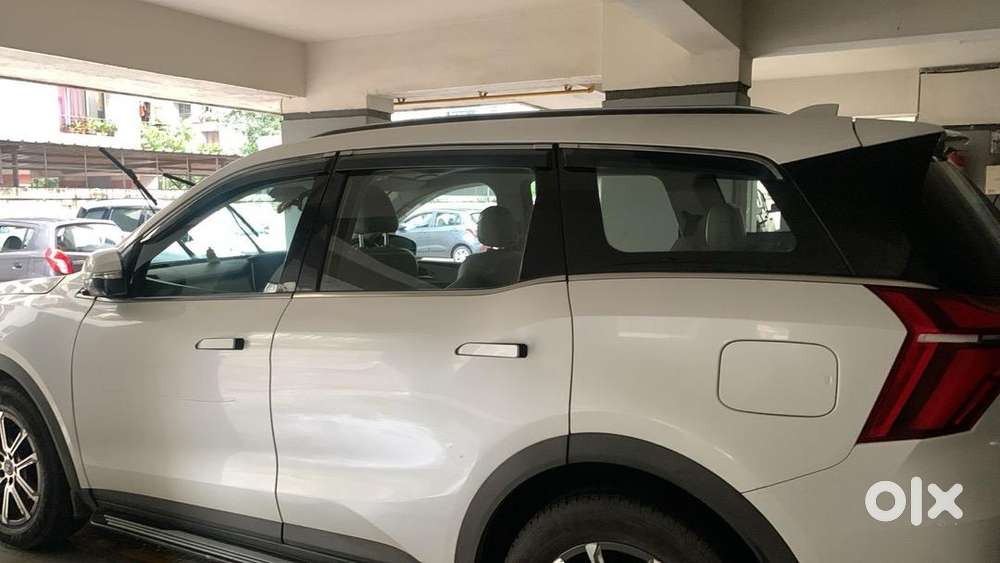 Mahindra Xuv700 Petrol Well Maintained