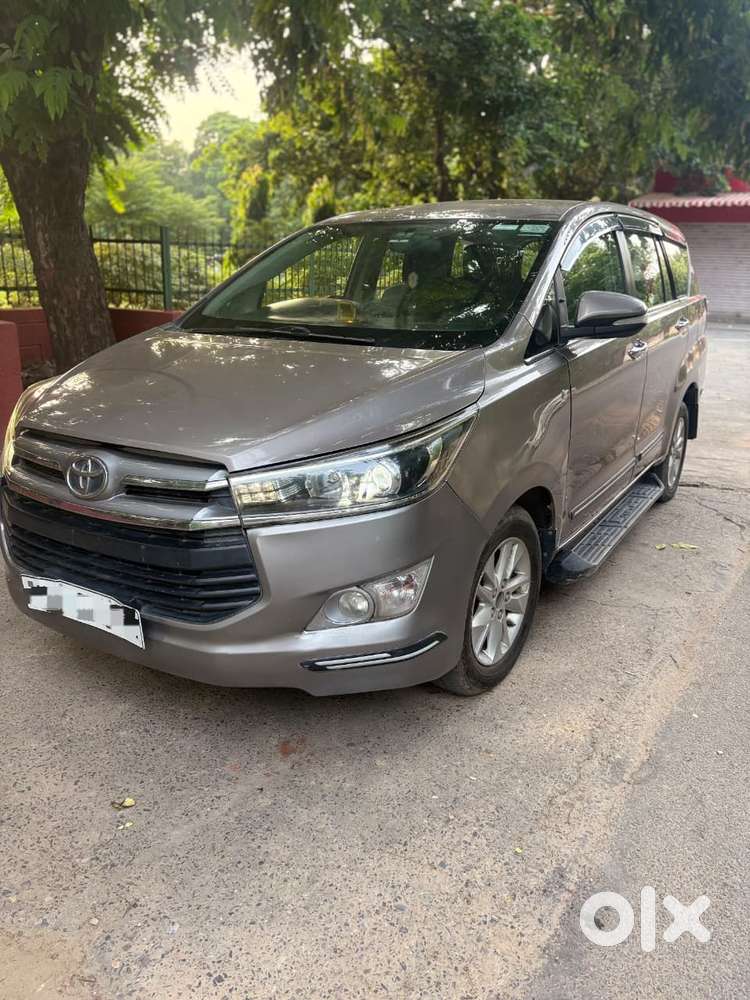 Toyota Innova Crysta 2.4 V 8 Str, 2016, Diesel