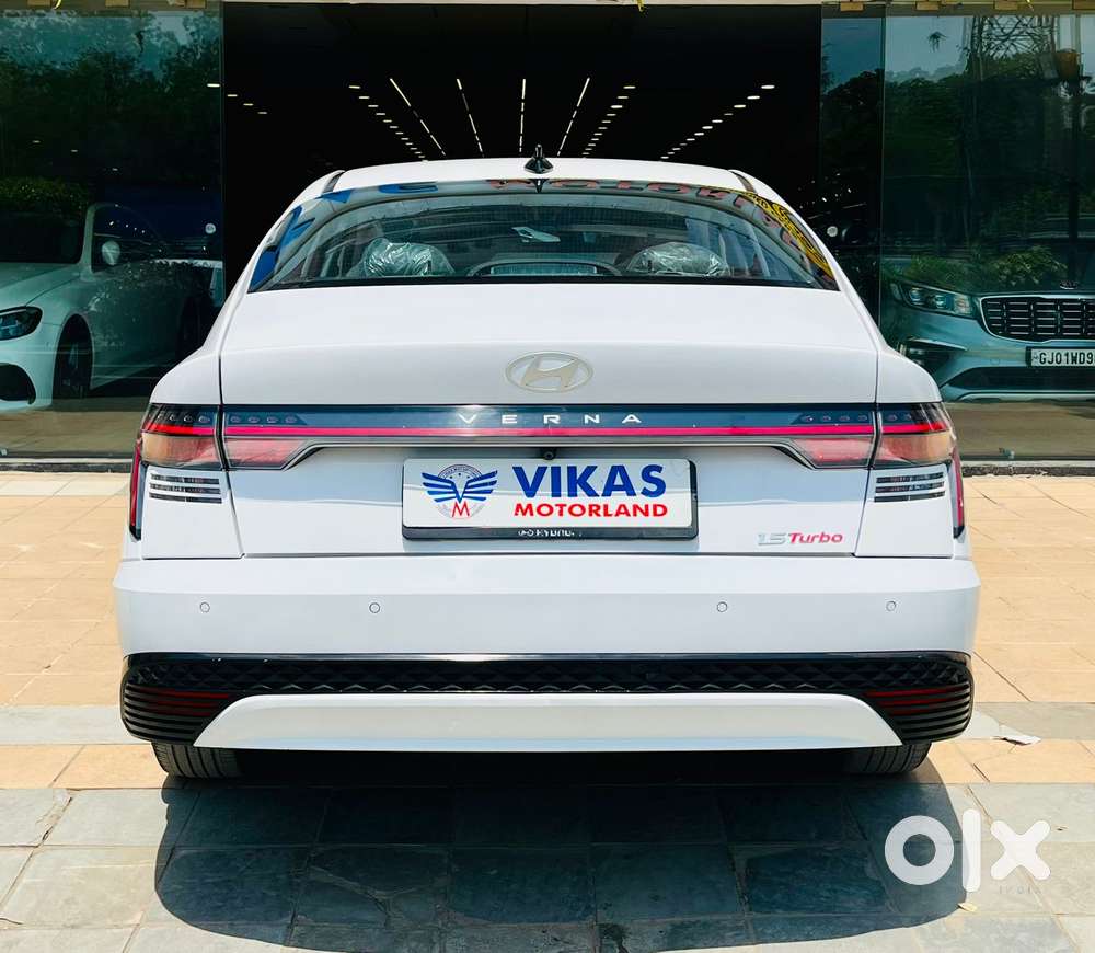 Hyundai Verna Sx (o) 1.5 Turbo Petrol Dct, 2023, Petrol