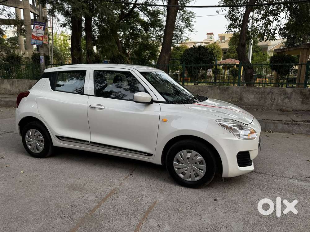Maruti Suzuki Swift 1.2 Lxi (o), 2022, Petrol