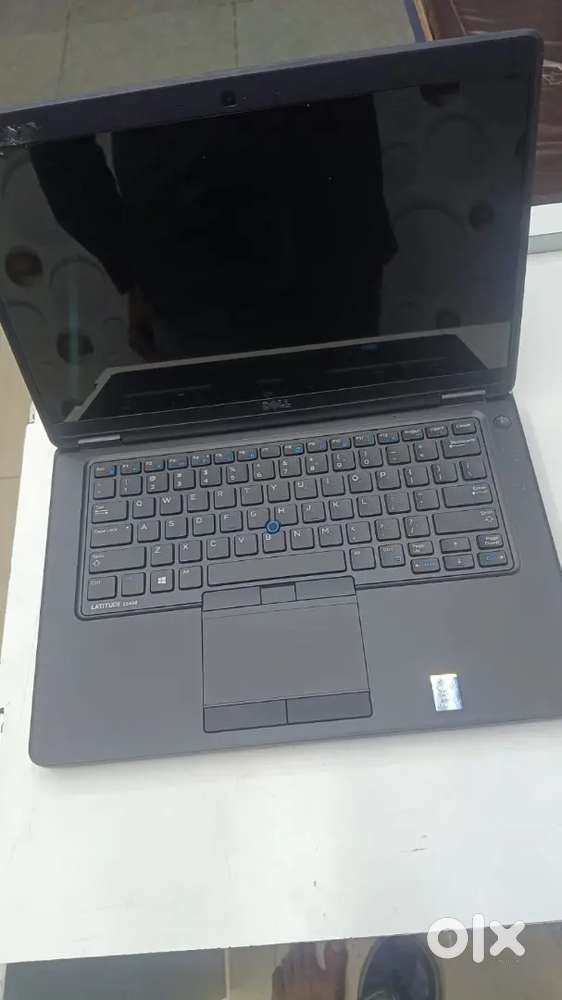 Dell cor i7 ram 8 SSD 256 gb win 11
